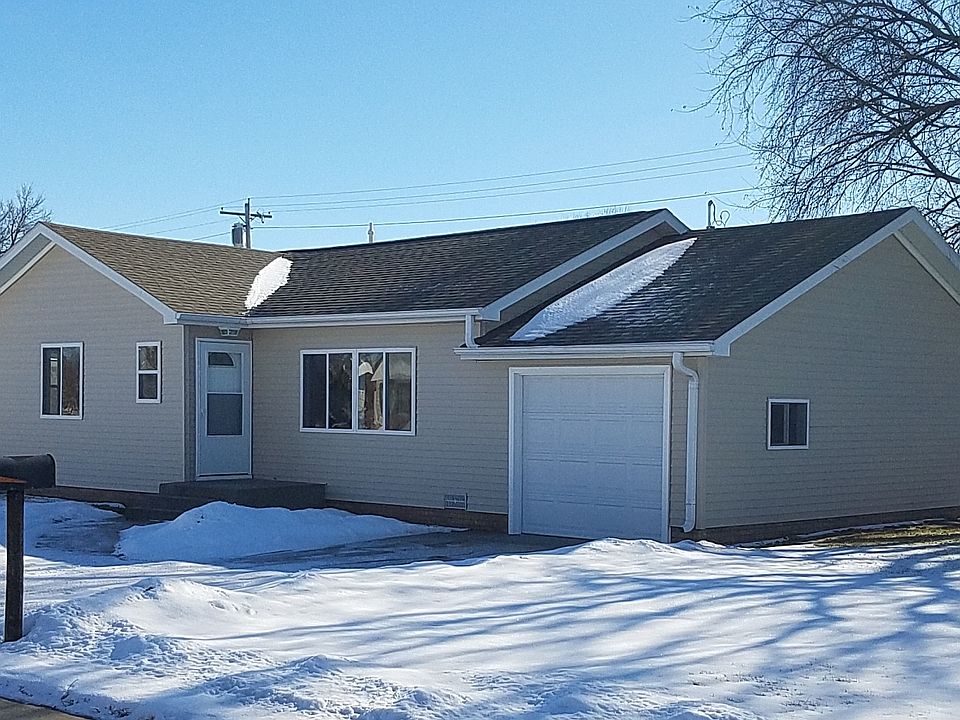 1st image of 613 W 11th St
