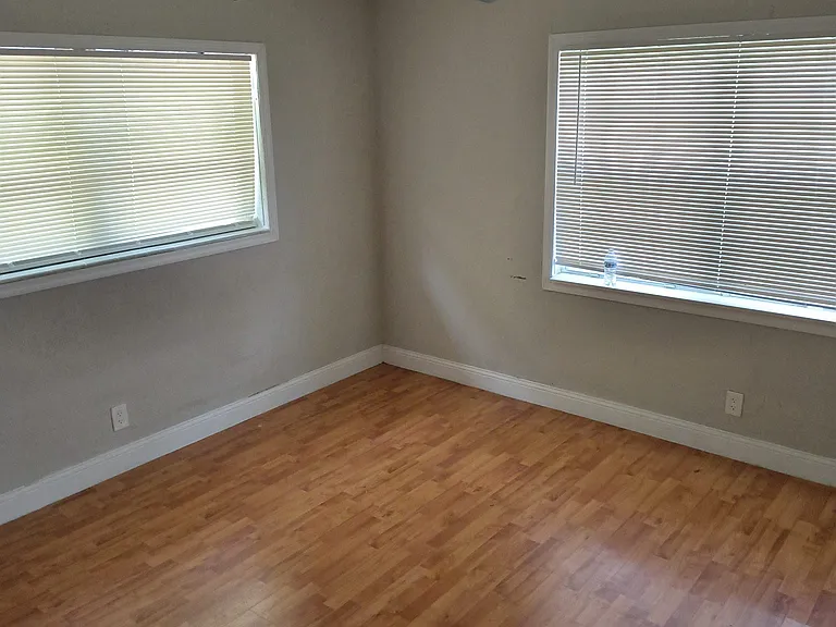 650 Campus Cir — Photo 13