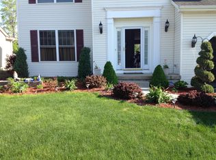 1380 Evergreen Dr, Lake View, NY 14085