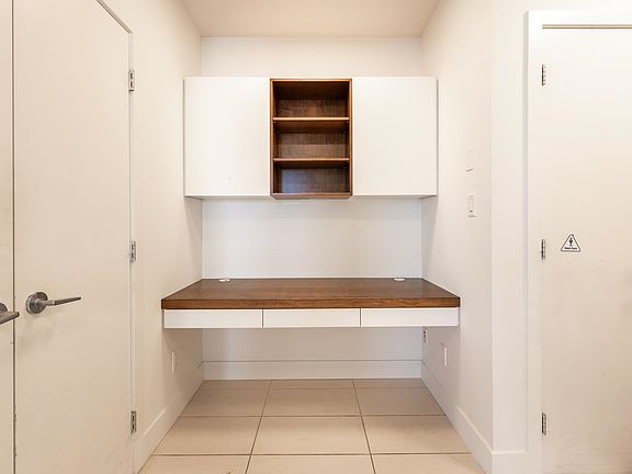 4th image of 4808 Hazel St #906