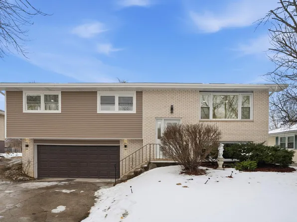 2417 Hickory Dr, Dyer, IN 46311