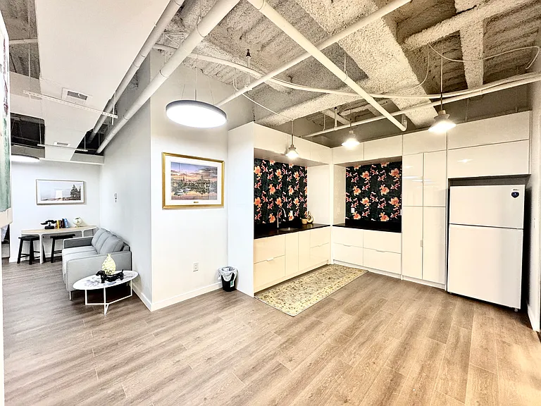 915 N Broad St #301 — Photo 24