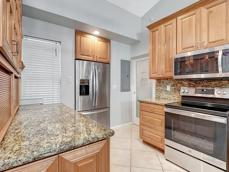 9680 Lancaster Pl — Photo 23