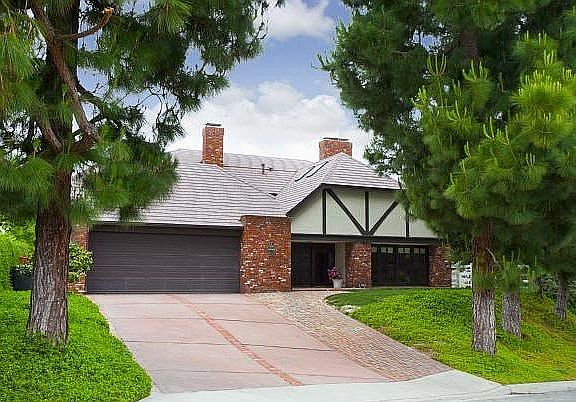 Curb appeal/Pine trees