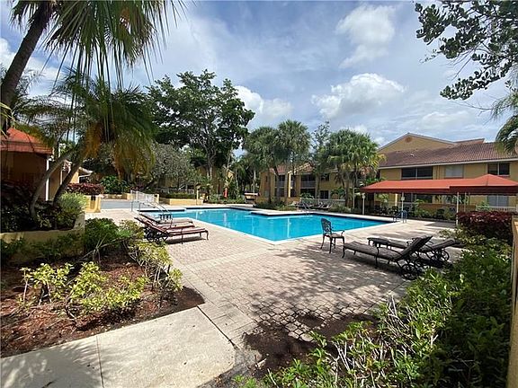 4th image of 919 Coral Club Dr #919