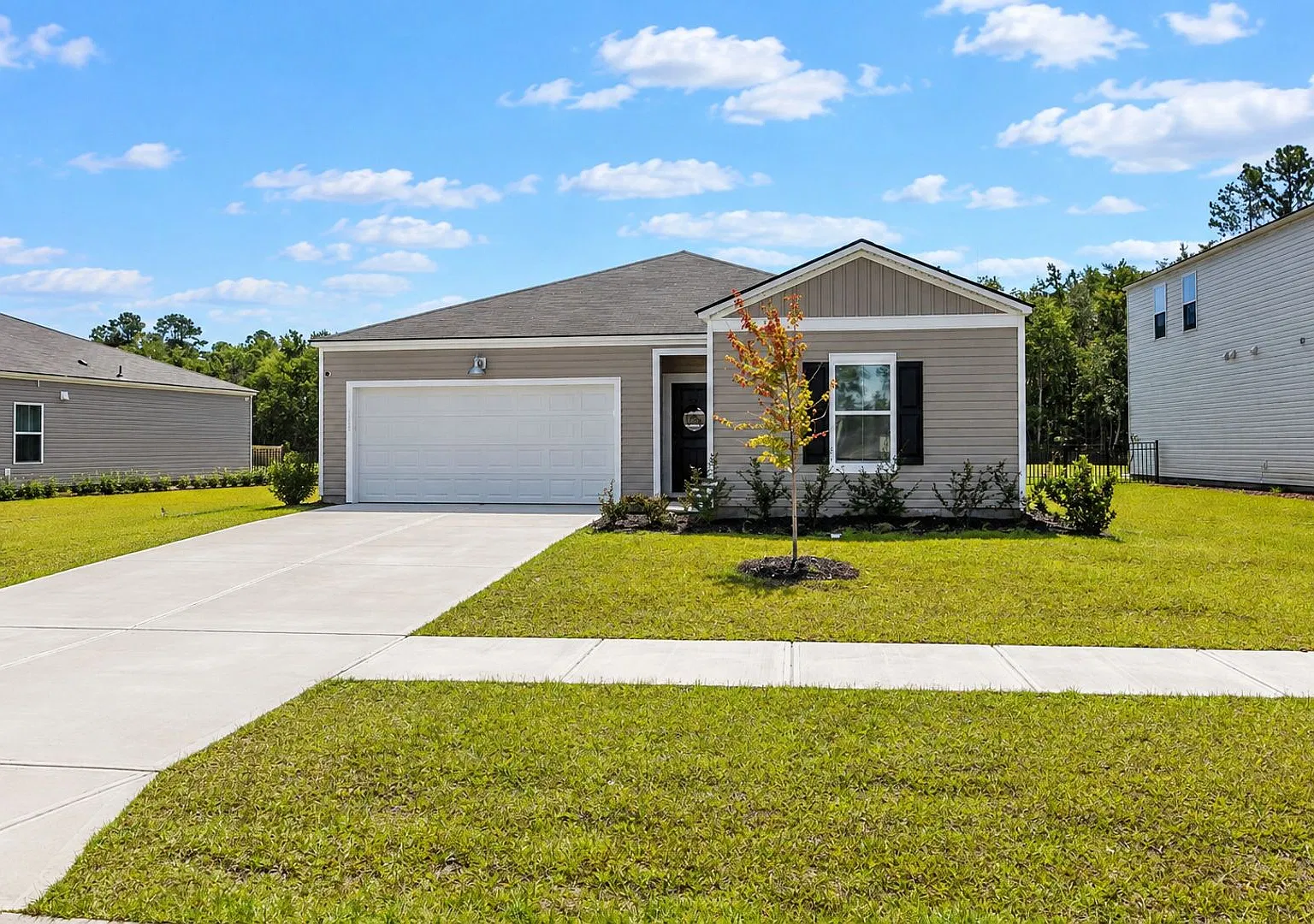 Simply Comfortable 4BR Home in Edgewater at New Hampstead — Photo 1