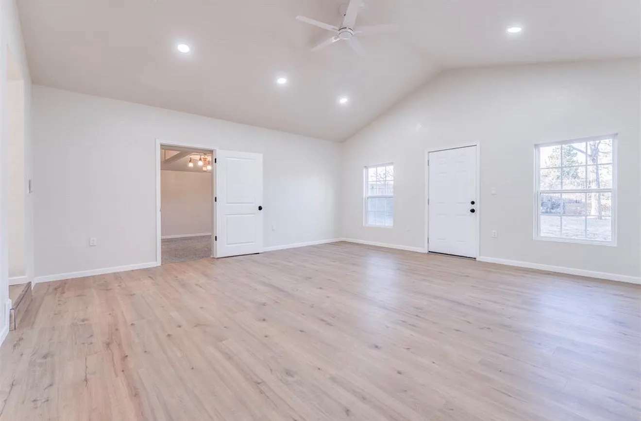 4 bed, 2207 sqft, $2,300 — Photo 3
