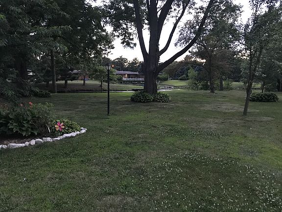 4th image of 421 N Carole Ave