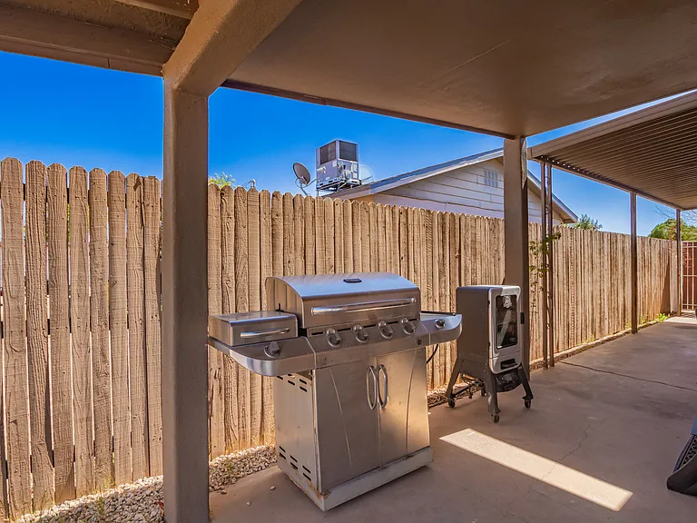 3212 E Granada Rd — Photo 28