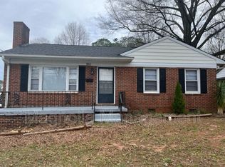 866 Dabney Dr, Henderson, NC 27536