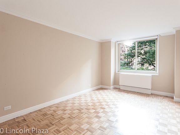 3rd image of 30 W 63rd St APT 3R