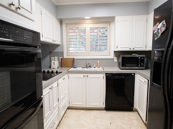 2nd image of 7 Park Ln
