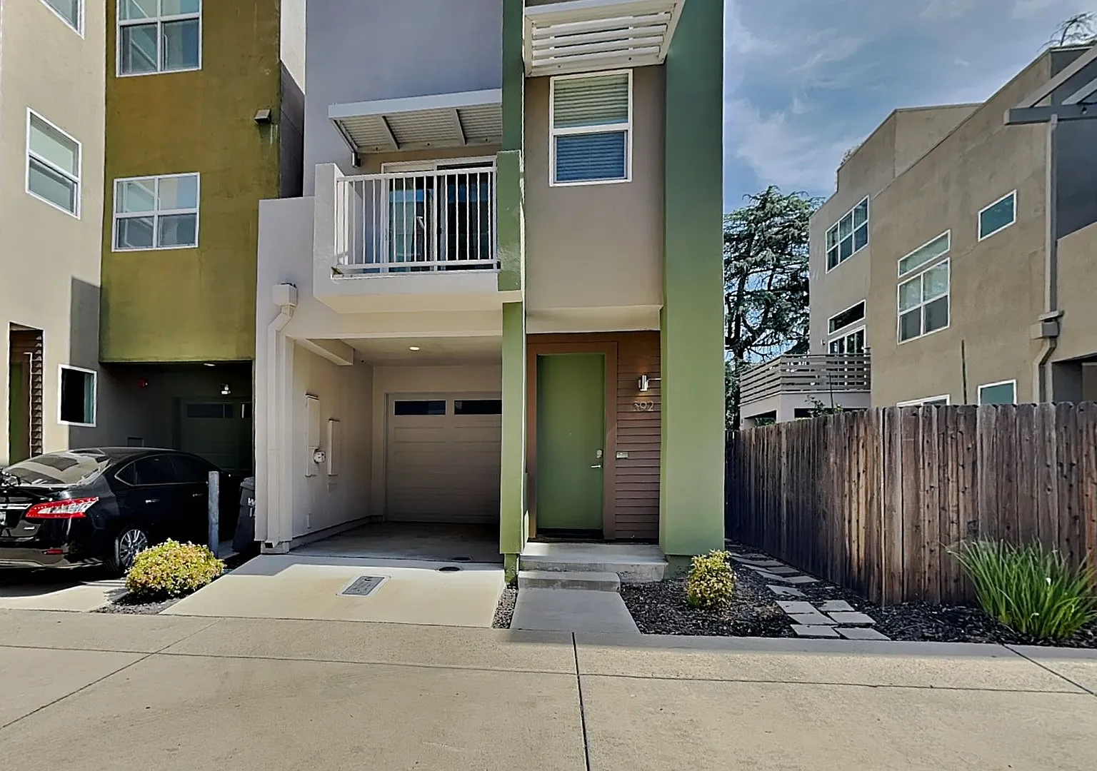 Stunning West Sac Condo — Photo 2