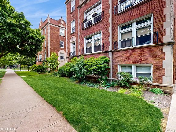 4th image of 1546 W Sherwin Ave APT 2N