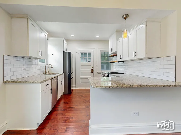 1492 S Jefferson St — Photo 10