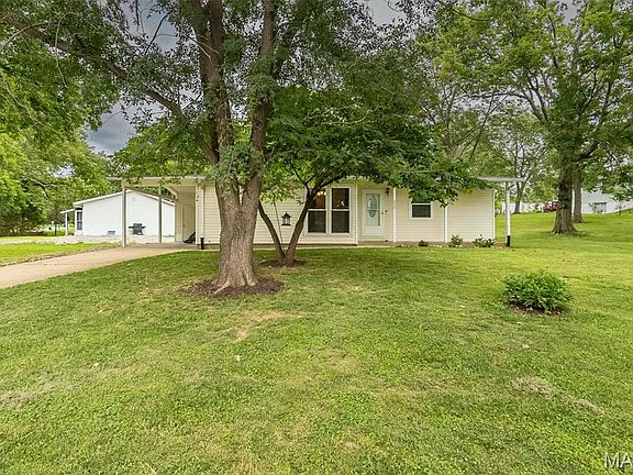 2nd image of 250 Sunset Dr
