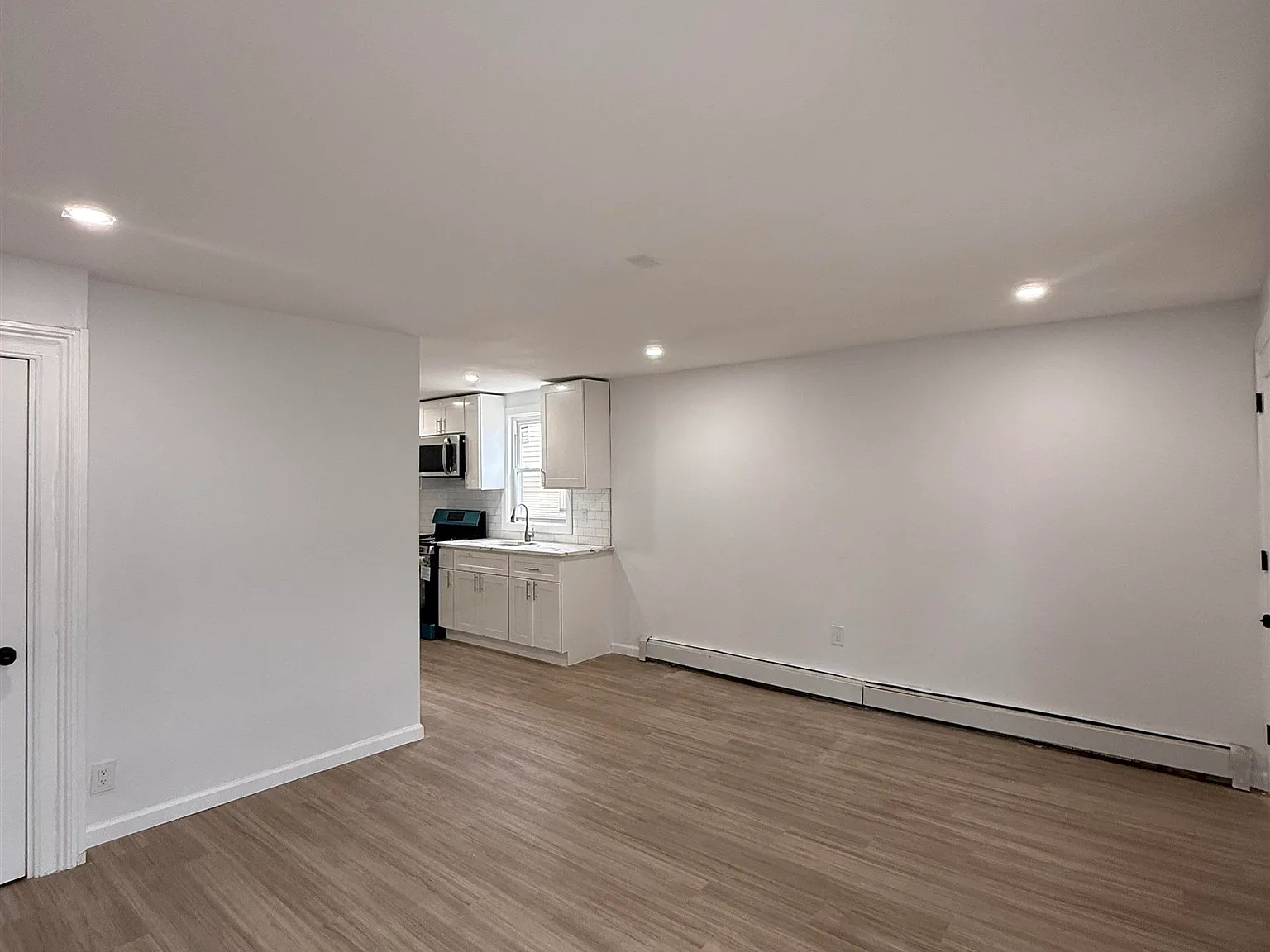4 bed, 2.0 bath, $3,750 — Photo 3