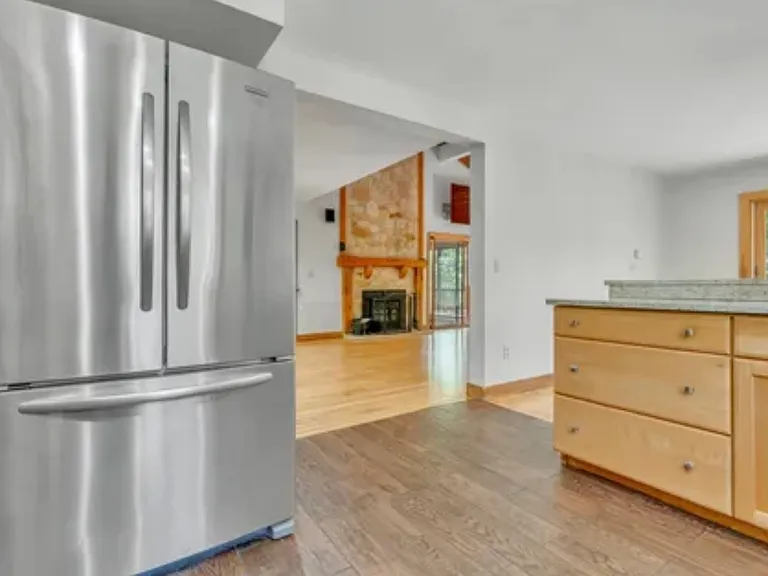 46 Willey Rd — Photo 3