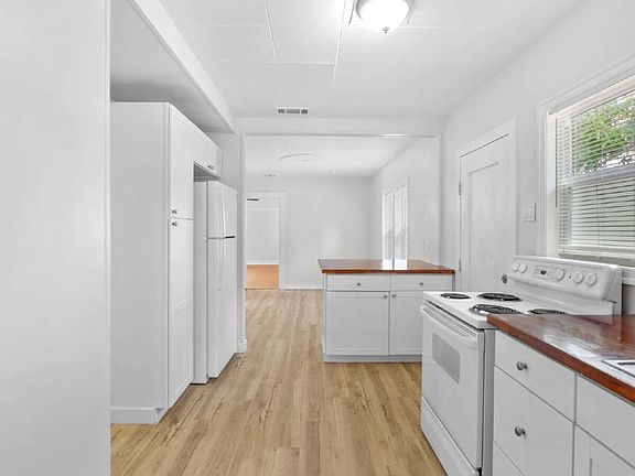 4th image of 2026 22nd St S