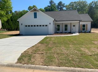 372 Peachtree Ln SE, Calhoun, GA 30701