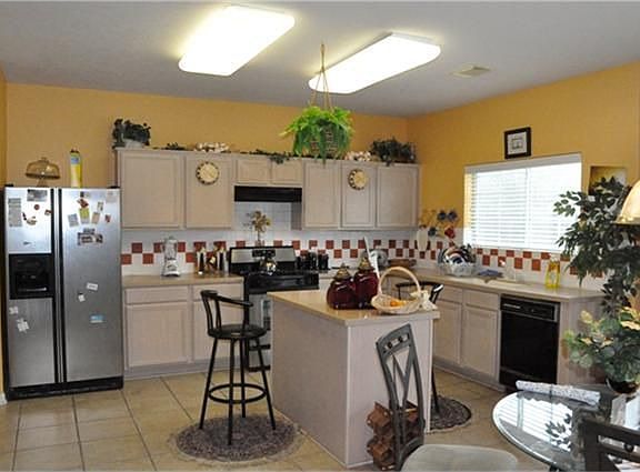 4th image of 2507 Willow Springs Ln