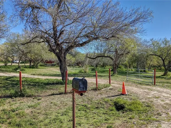 5730 Mockingbird Ln, Mathis, TX 78368