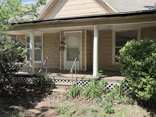 726 S 15th St, Chickasha, OK 73018