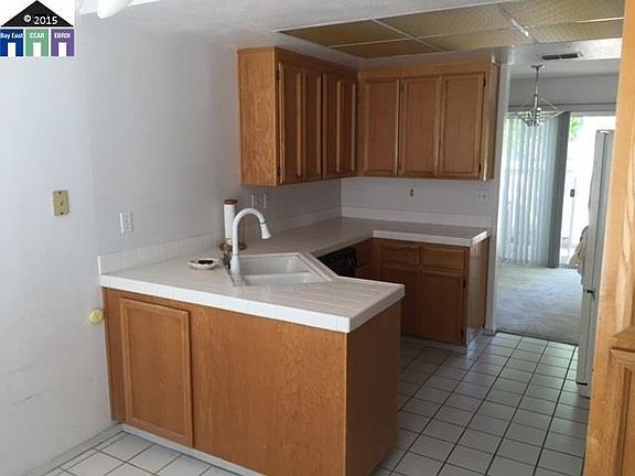 3rd image of 122 S Wildwood