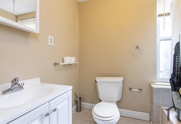 3rd image of 1604 N Bouvier St