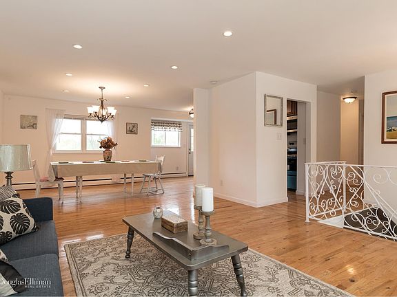 5th image of 1038 Wood Park Dr