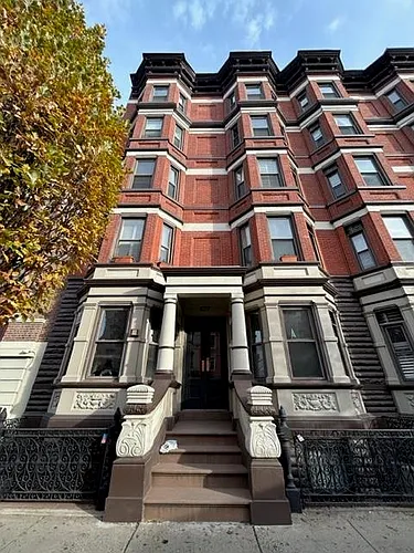 827 Washington St Photo 1