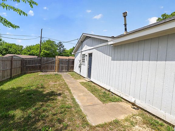 2nd image of 2829 Shenandoah Dr