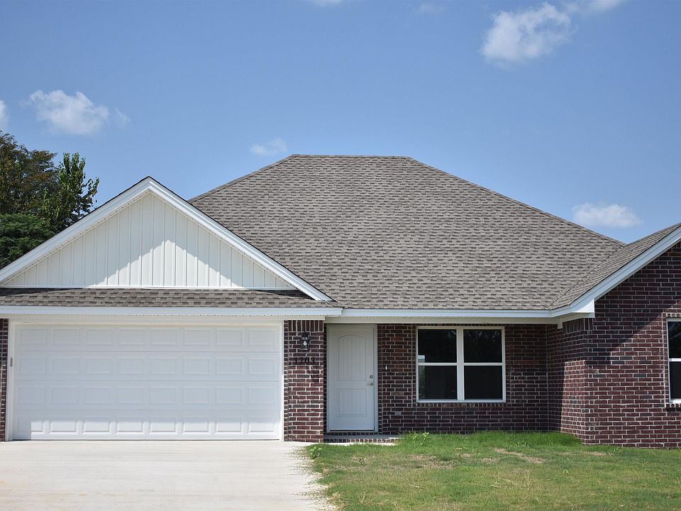 2nd image of 1203 Ridgefield Cir