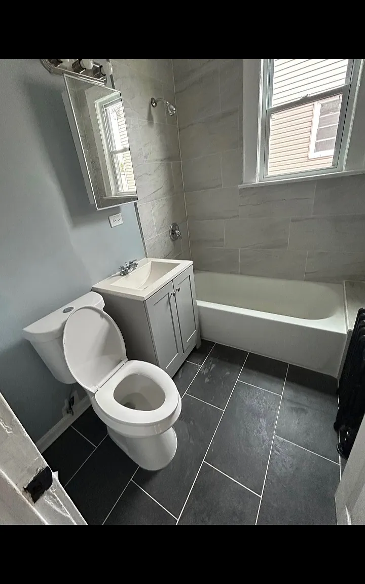 3 bed, $2,099 — Photo 2