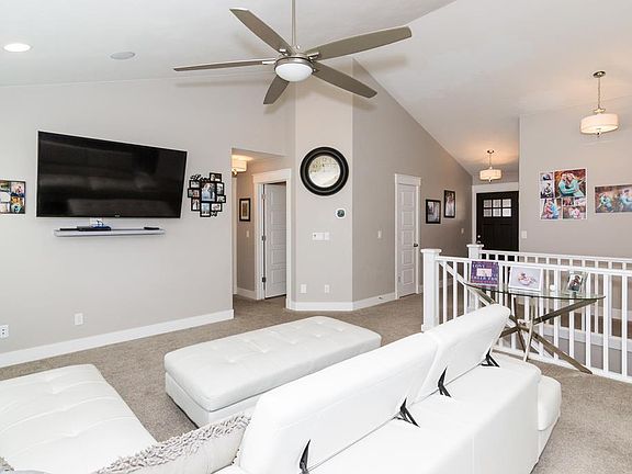 3rd image of 1704 S Bergamo Ct