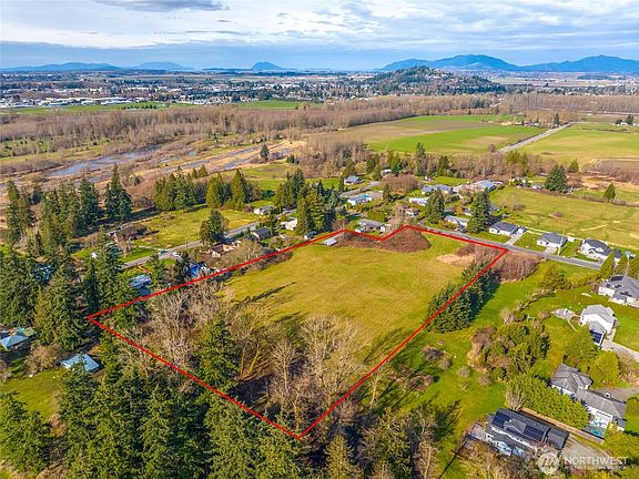 3rd image of 3074 Swan Road