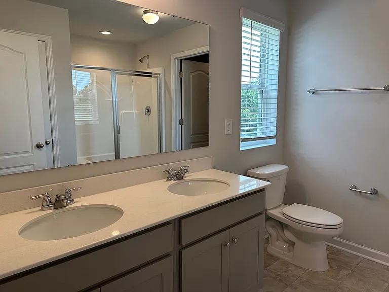 216 Melbourne Dr — Photo 23