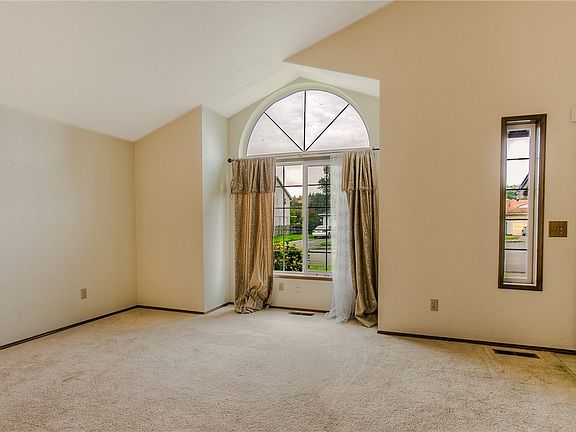 2nd image of 645 I St NE