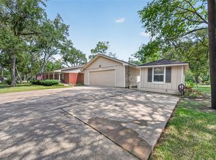 13311 W Brazos Bend Dr, Needville, TX 77461