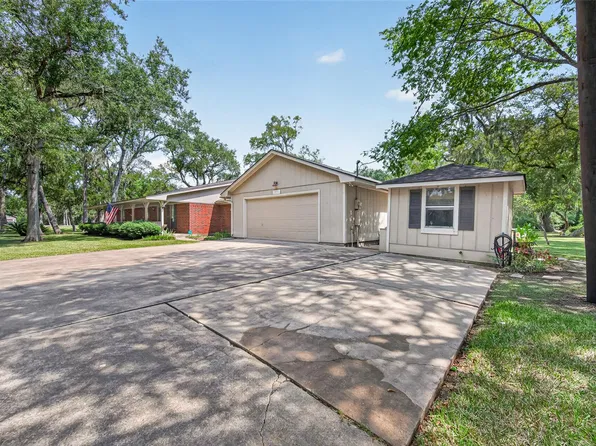 13311 W Brazos Bend Dr, Needville, TX 77461