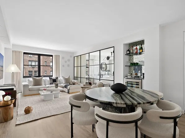 400 East 54th Street 5F image 2 of 9