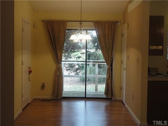5th image of 2742 Marlin Dr