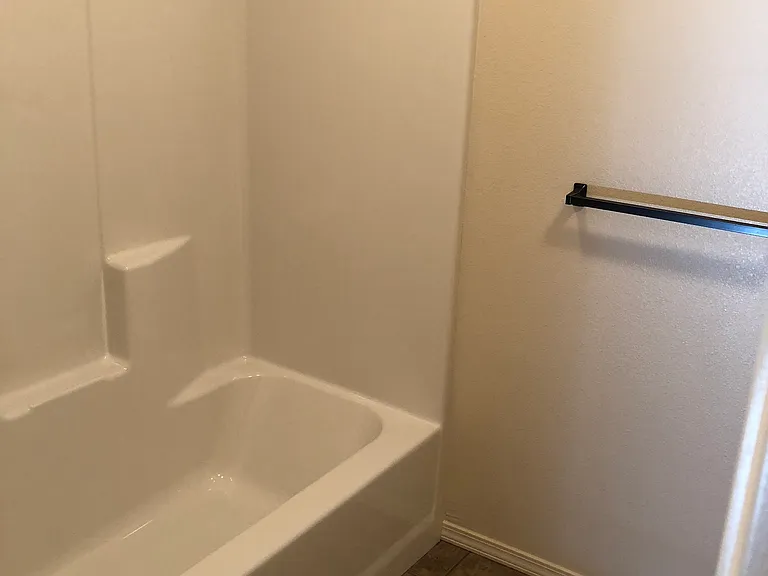 214 Ashley Dr — Photo 9