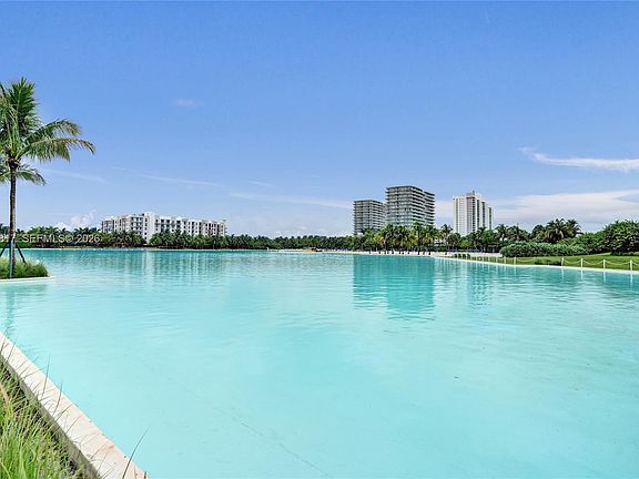 4th image of 2411 Laguna Cir #1805