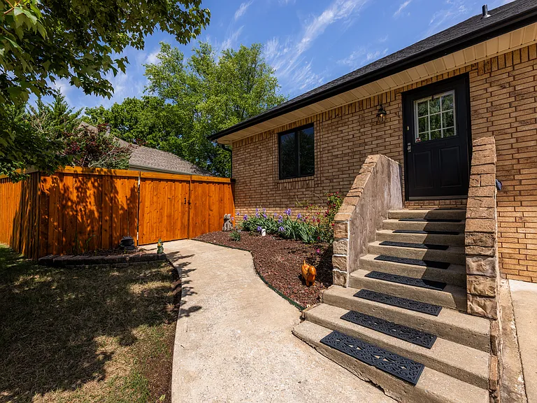 4326 Georgia St — Photo 40