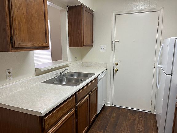 4th image of 5705 E Texas St APT 38