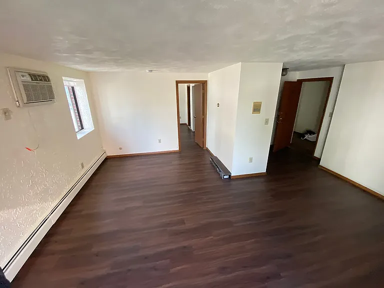 10 Adelaide Rd #5 — Photo 3