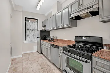 Rented by Coldwell Banker Warburg