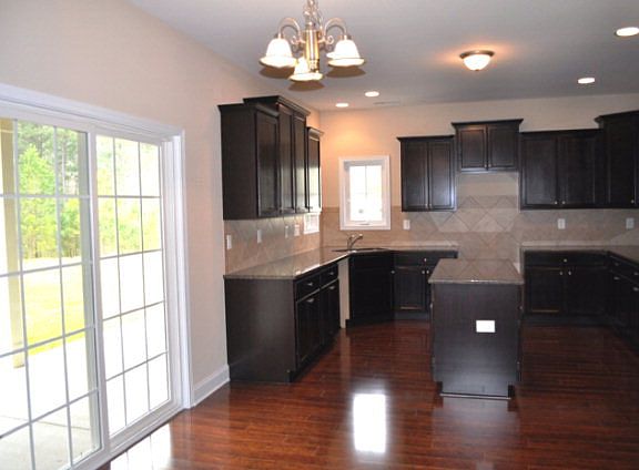 2nd image of 1107 Shelley Dr