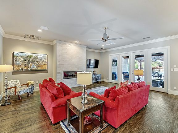 3rd image of 2404 Oakbend Ct